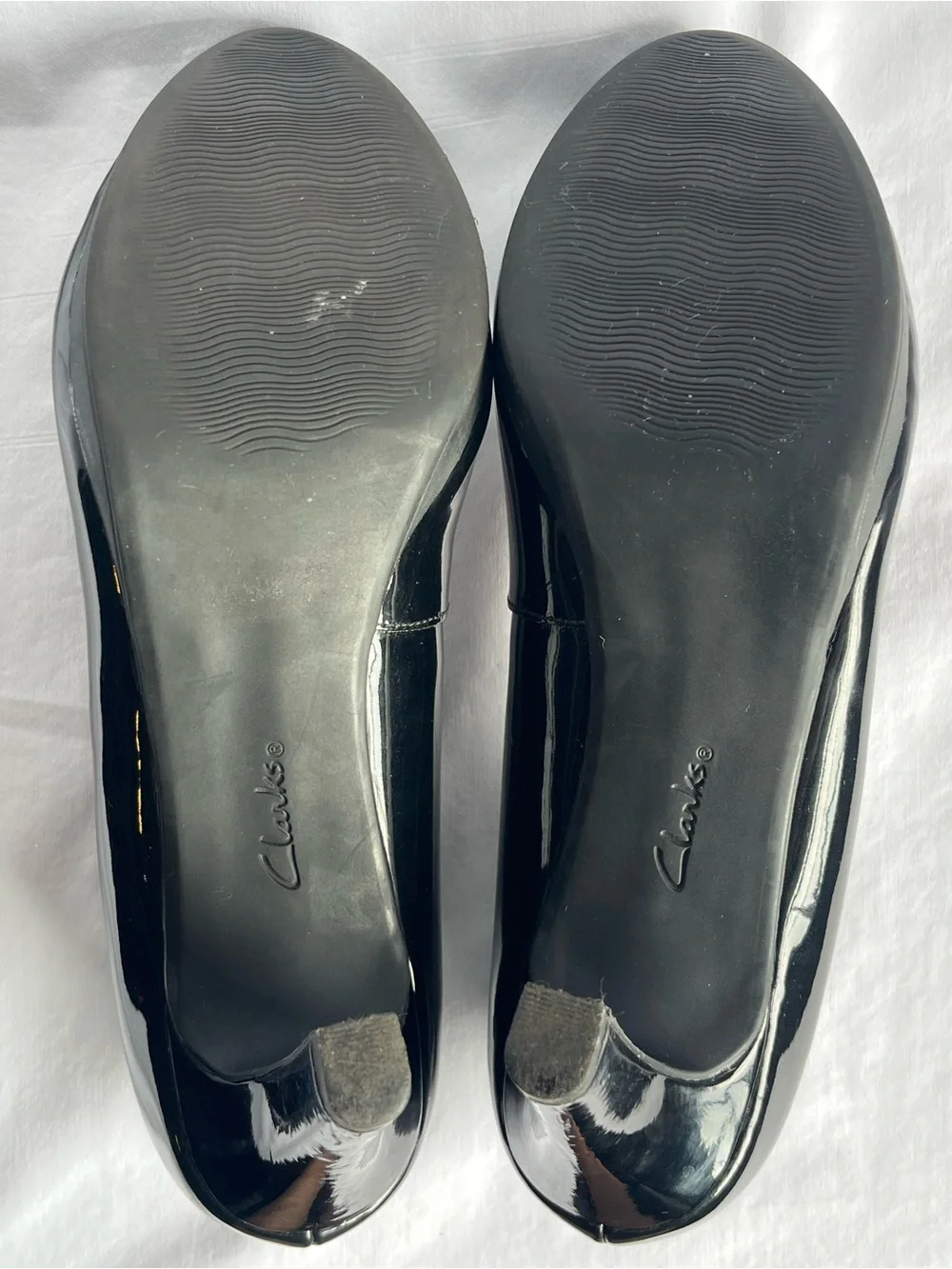 Clarks Black Patent Round-Toe Heel Pumps